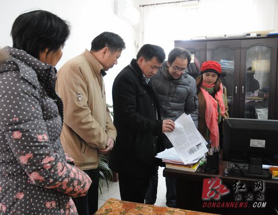 欧阳冬子调研加快推进文化强县建设工作