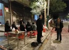 城管执法局提醒：在街上随意烧火要不得