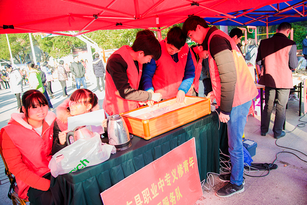 节目精彩不断，群众欢乐开怀——“幸福花开•十九大精神润衡东”文艺宣讲走进社区、乡镇、学校、企业