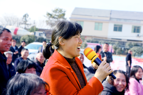 “幸福花开·十九大精神润衡东”文艺宣讲活动走进荣桓镇