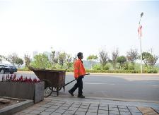 县环卫处开启春节“保洁战”