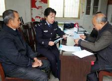 县交警大队深入吴集镇开展民调大走访活动