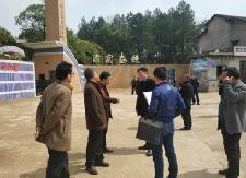 县交警大队实地考察县九中及周边交通安全设施建设