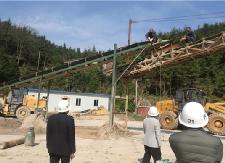 多部门联合执法拆除2个非法洗砂场