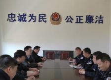 县公安局深入基层督导道路交通安全