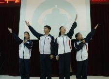 县教育局举行“红旗飘飘•引我成长”演讲、朗诵比赛