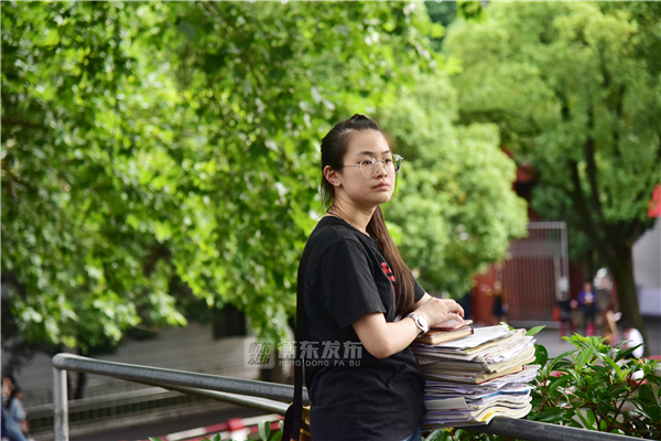 挥手告别衡东高考2018，精彩的答卷写着最美的青春！