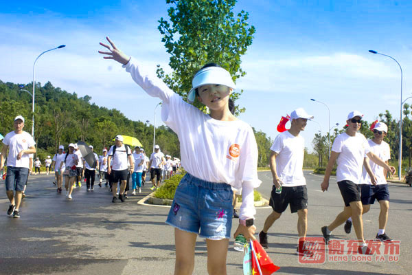 “健康湖南”全民运动会：我县 4000余人参加 “太同兴杯”健康走