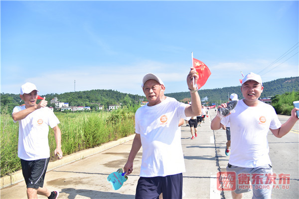 “健康湖南”全民运动会：我县 4000余人参加 “太同兴杯”健康走