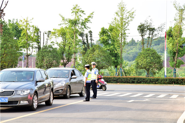 “羽”你共精彩：县交警大队开启“省运会模式”，全力以赴保畅通