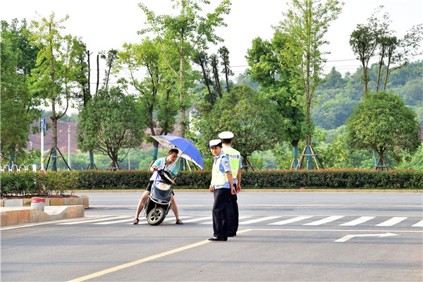 “羽”你共精彩：县交警大队开启“省运会模式”，全力以赴保畅通