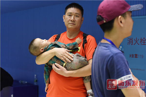 【组图】“羽”你共精彩：11日比赛掠影