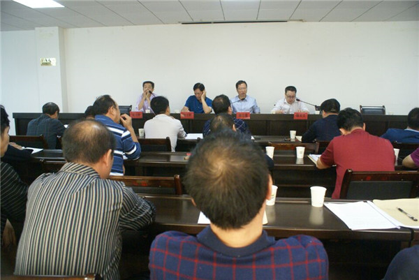 县教育局召开脱贫攻坚工作推进会
