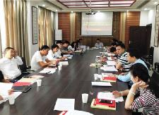 县经开区党工委中心组（扩大）组织学习习近平总书记脱贫攻坚重要思想