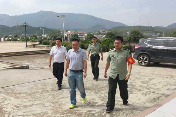 国庆期间，驻县委办纪检监察组对6家监督单位开展督查