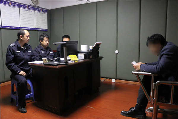 男子撞人后强装“好心人”拨120求助被交警识破