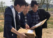 县人防办走访结对帮扶贫困户
