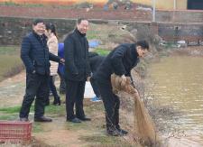 县总工会慰问省级劳模阳国清