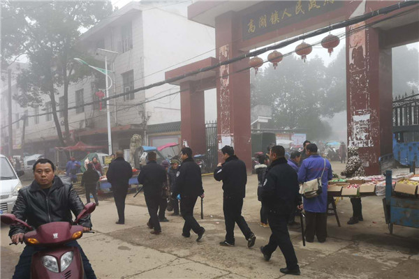 【组图】春运第二天，他们在行动