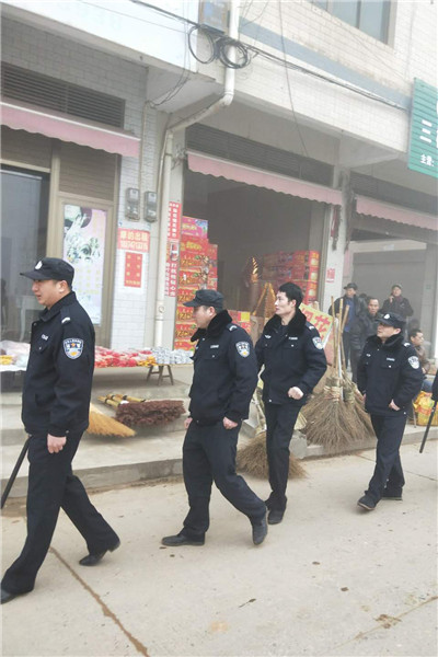 【组图】春运第二天，他们在行动