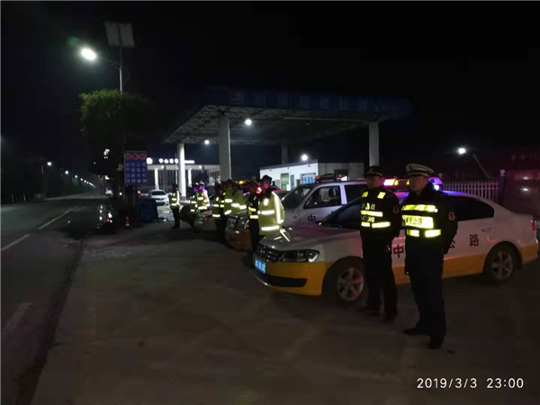 “春雷”行动严打货车超限超载