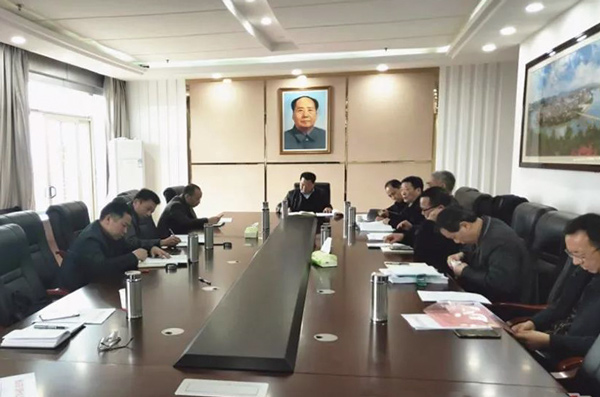 县人社局召开党委会议专题研究脱贫攻坚工作