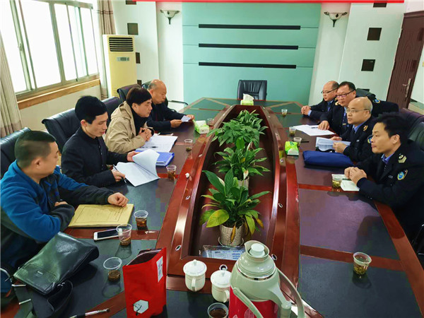 市卫计综合监督执法局来我县督查打击医疗机构不良执业行为专项整治活动开展情况