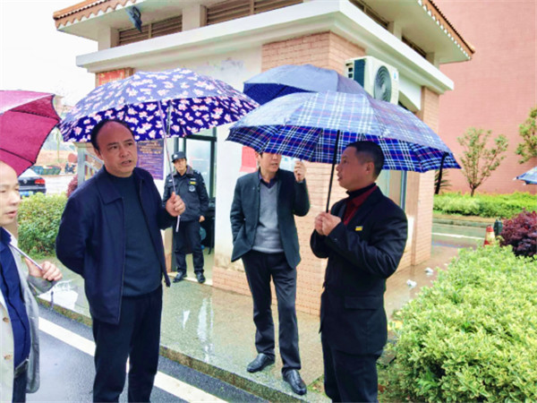 县住建局开展扫黑除恶工作督查