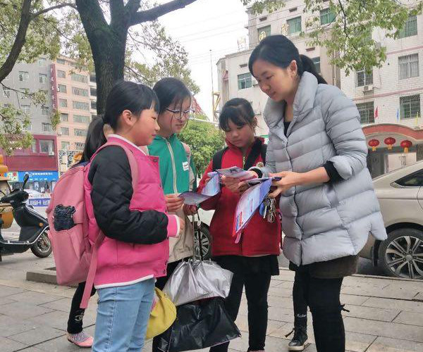县自然资源局开展“认清黑恶势力 主动检举揭发”主题党日活动