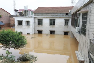 “车没了可再买，管涌必须堵住”