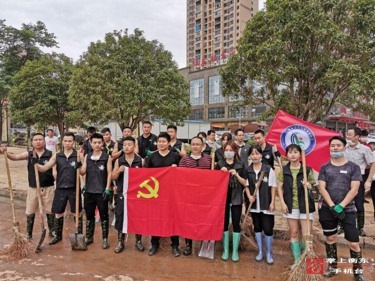 【迎战强降雨】央媒报道：他们奋战在洪峰浪尖
