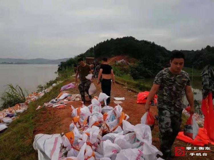 【迎战强降雨】县自然资源抢险救援队四十八小时奋战湘江边　应急救援队排查地质灾害