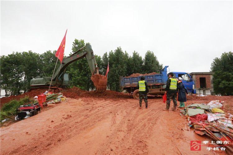 【迎战强降雨】记者探访：大堤抢修现场