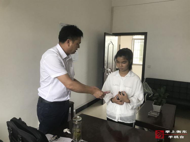 爱心扶助　女孩李芳圆求学梦