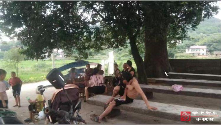 石湾镇：会议开到组　清洁评到户