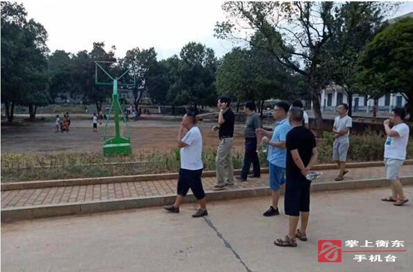 高湖镇开展教师节慰问活动