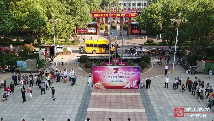 【庆祝新中国成立70周年】喜迎国庆·我县节日氛围日渐浓厚