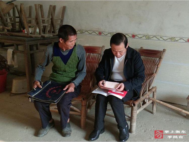 县科工信局推进脱贫攻坚迎检工作