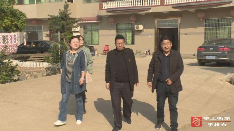 市文旅广体局来我县督查广播电视直播卫星“户户通”文化扶贫工程建设情况