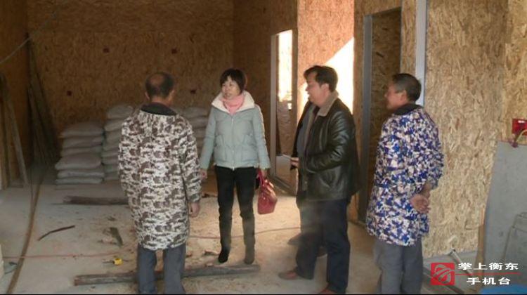 县应急管理局蓬源镇检查灾后倒损房屋恢复重建情况