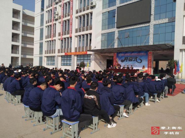 县职专举行汽修技能比赛　以赛促教成亮点