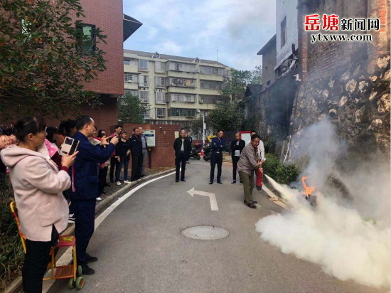 提高防火防災(zāi)能力 金耐社區(qū)開展消防演練活動