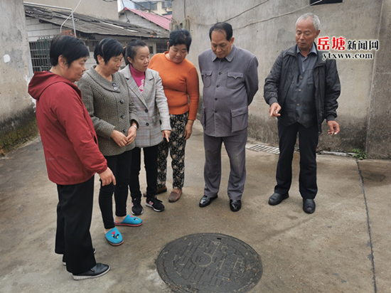 芙蓉社區(qū)扎實(shí)開(kāi)展主題教育 從理論學(xué)習(xí)中來(lái)到群眾事物中去