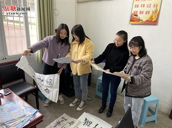 建設(shè)路學(xué)校開展禁毒主題手抄報(bào)書法繪畫作品評選活動