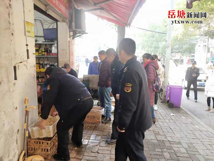 書院路街道聯(lián)合多部門開展道路交通安全整治行動