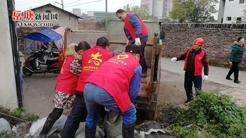 扮靚美麗鄉(xiāng)村  下攝司村整治人居環(huán)境不停歇