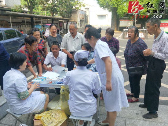 健康進(jìn)村 陽塘村聯(lián)合湘潭市一醫(yī)院開展免費(fèi)義診活動(dòng)