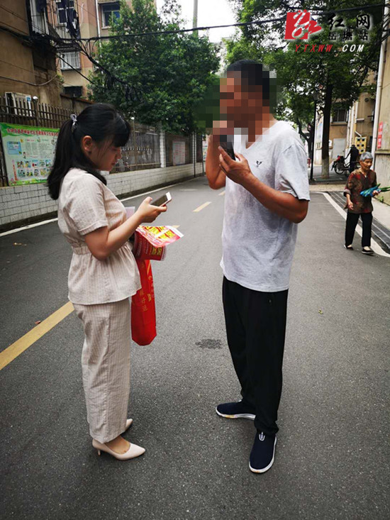 泗神廟社區(qū)對違規(guī)亂貼行為說“不”