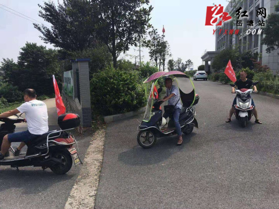 鞏固成果 東坪街道“創(chuàng)衛(wèi)應急小分隊”在行動