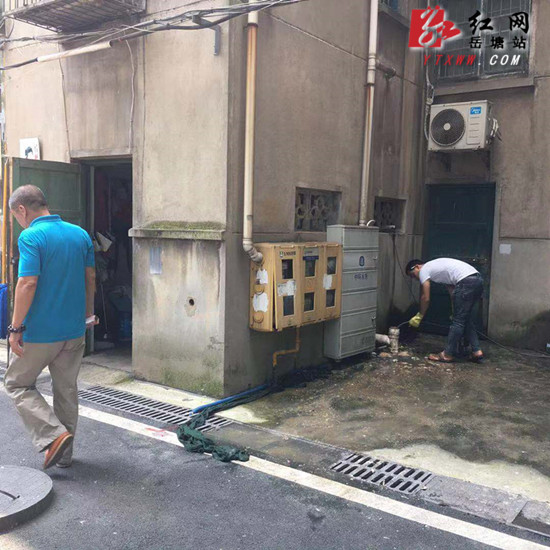 泗神廟社區(qū)積極疏通下水道解民憂